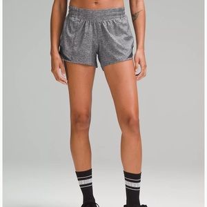 NWOT Lululemon Hotty Hot Shorts Long 4” Size 6 Long!